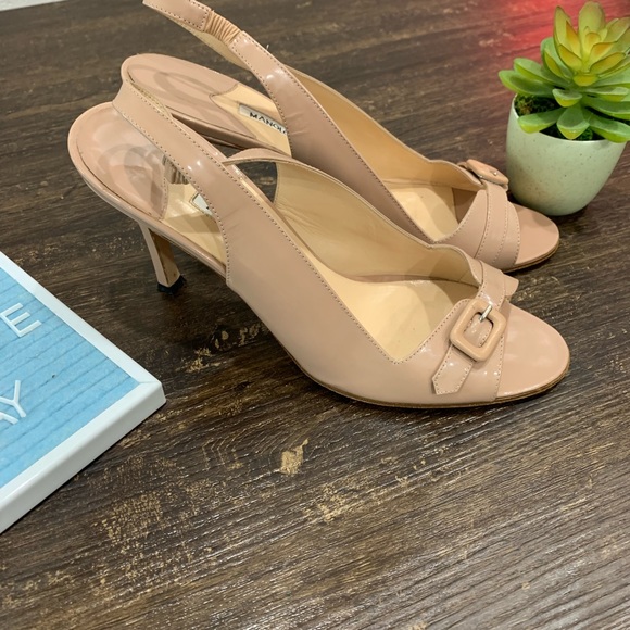Manolo Blahnik Nude Slingback Buckle Heels Size 8 - Picture 5 of 6